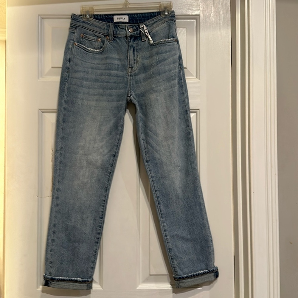 Pistola size 25 Jessie slim straight jeans.